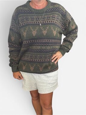 P.G. Field/ Masters of Country Wear Deer Knit Classic Crewneck Size Large